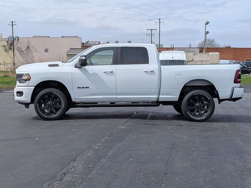 Used 2024 RAM 2500 Big Horn w/ Night Edition AWD/4WD image 4