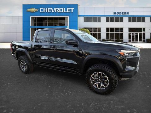 Used 2024 Chevrolet Colorado ZR2 w/ Technology Package image 3