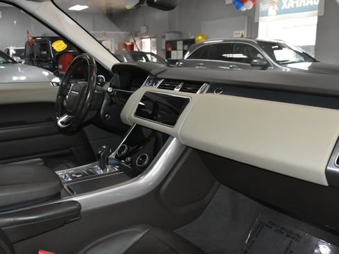 Used 2019 Land Rover Range Rover Sport HSE image 27