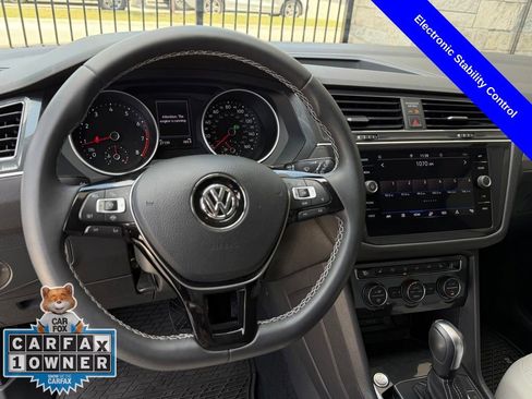 Used 2021 Volkswagen Tiguan SE FWD image 12