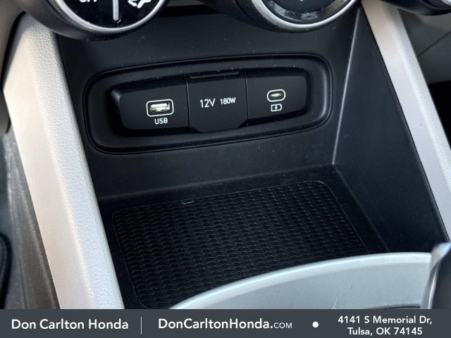 Used 2025 Hyundai Venue SEL FWD image 22