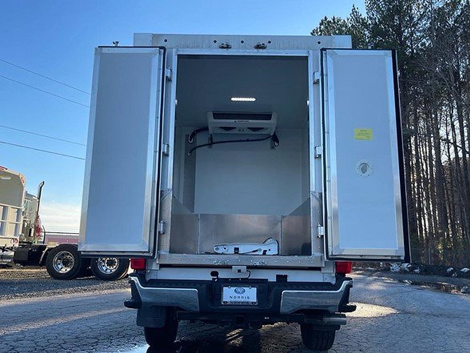 New 2025 Ford F350 XL w/ XL Chrome Package AWD/4WD image 10