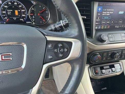Used 2022 GMC Acadia Denali w/ Denali Technology Package AWD/4WD image 33