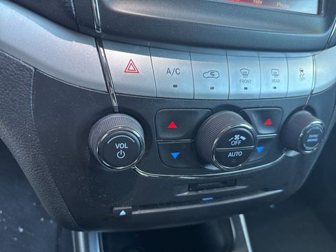 Used 2015 Dodge Journey R/T w/ Flexible Seating Group image 8