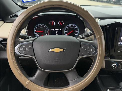 Used 2023 Chevrolet Traverse LS image 12