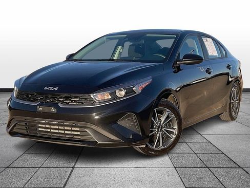 Certified 2023 Kia Forte LXS image 1