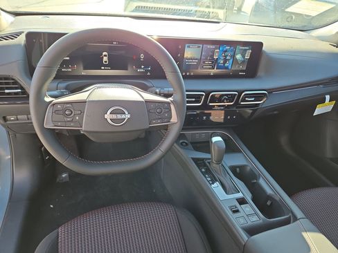 New 2026 Nissan Sentra SR w/ Floor Mat Package FWD image 34