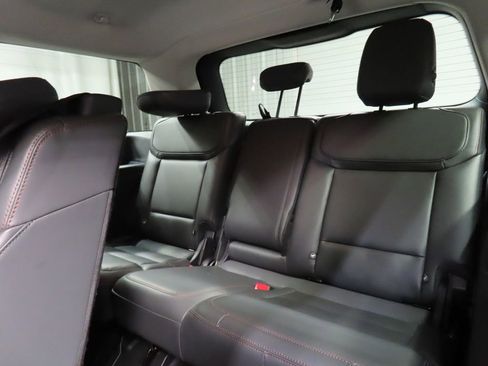 Used 2025 Ford Expedition Active AWD/4WD image 16