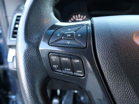 Used 2018 Ford Explorer XLT image 15