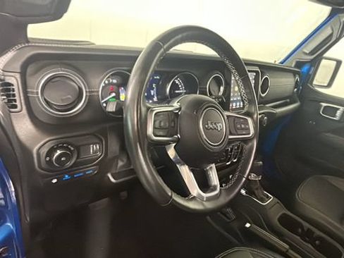 Used 2023 Jeep Wrangler Unlimited Sahara w/ Cold Weather Group AWD/4WD image 13