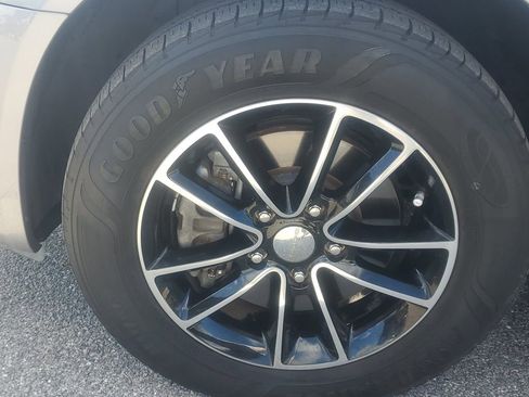 Used 2018 Dodge Grand Caravan GT image 13