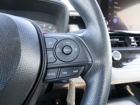 Used 2025 Toyota Corolla LE image 22