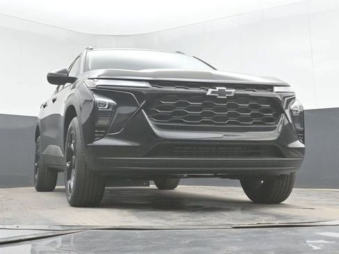 New 2026 Chevrolet Trax LT w/ Driver Confidence Package FWD image 40