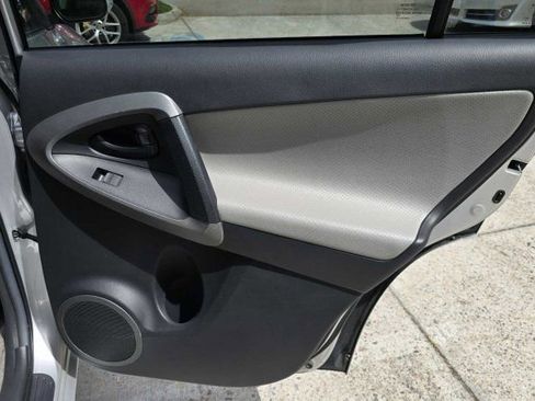 Used 2009 Toyota RAV4 Limited image 33