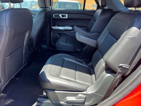 Certified 2023 Ford Explorer XLT w/ Equipment Group 202A AWD/4WD image 19