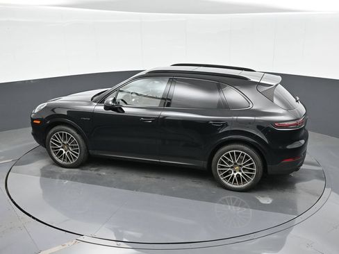 Certified 2023 Porsche Cayenne Platinum Edition AWD/4WD image 27