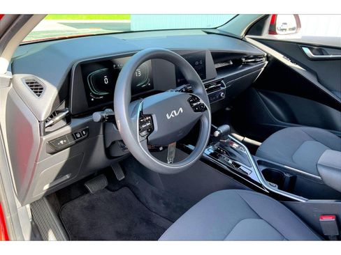 Used 2024 Kia Niro LX FWD image 12