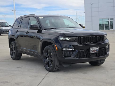 New 2025 Jeep Grand Cherokee Limited w/ Black Appearance Package image 3