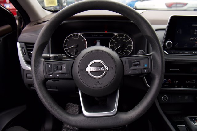 Used 2023 Nissan Rogue SV AWD/4WD image 18