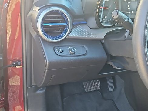 Used 2024 Chevrolet Trax LS w/ LS Convenience Package image 11