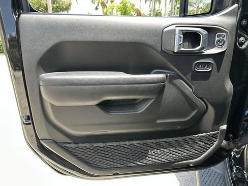 Used 2024 Jeep Wrangler Unlimited Sport AWD/4WD image 13