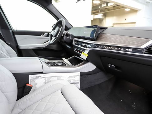New 2026 BMW X5 xDrive40i w/ M Sport Package image 29