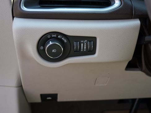 Used 2018 Chrysler Pacifica Touring-L Plus w/ Advanced Safetytec Group FWD image 17