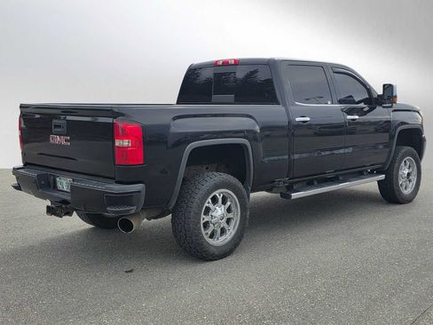 Used 2015 GMC Sierra 2500 Denali w/ Duramax Plus Package AWD/4WD image 3