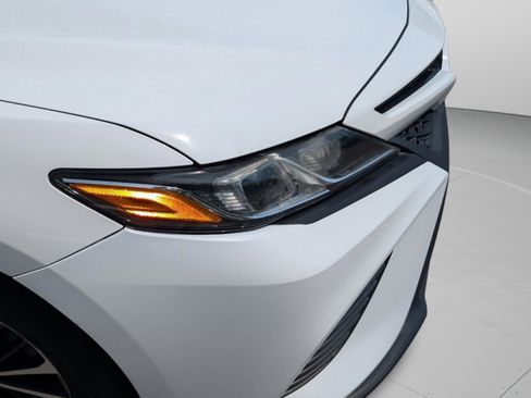 Used 2018 Toyota Camry SE image 10