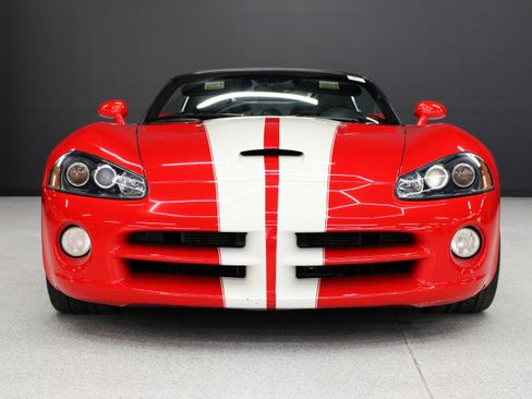 Used 2004 Dodge Viper SRT-10 RWD image 21