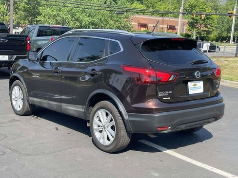 Used 2017 Nissan Rogue Sport SV w/ SV Premium Package FWD image 7
