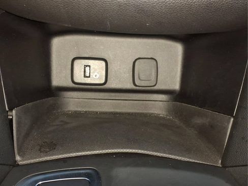 Used 2018 Chevrolet Equinox LT FWD image 21