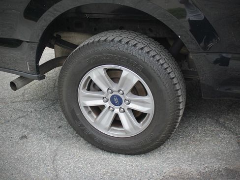 Used 2017 Ford F150 XL w/ Equipment Group 101A Mid RWD image 32
