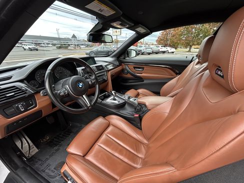 Used 2020 BMW M4 Convertible w/ Competition Package image 4