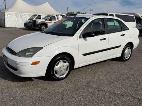 Used 2003 Ford Focus LX image 12