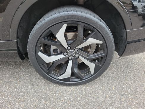 Used 2019 Audi Q7 3.0T Premium Plus image 8