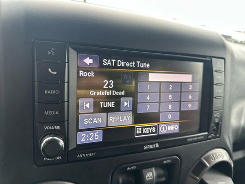 Used 2018 Jeep Wrangler Unlimited Sport S image 29