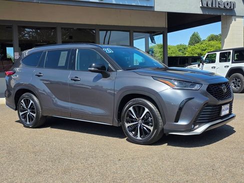 Used 2021 Toyota Highlander XSE image 34