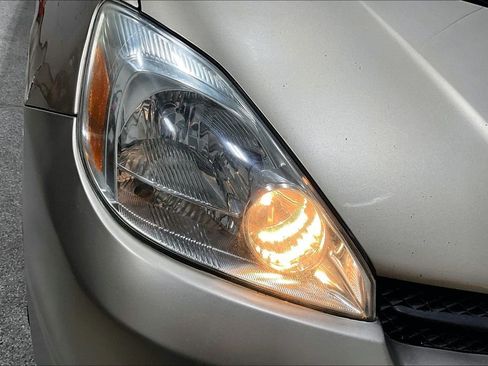 Used 2004 Toyota Sienna XLE image 27