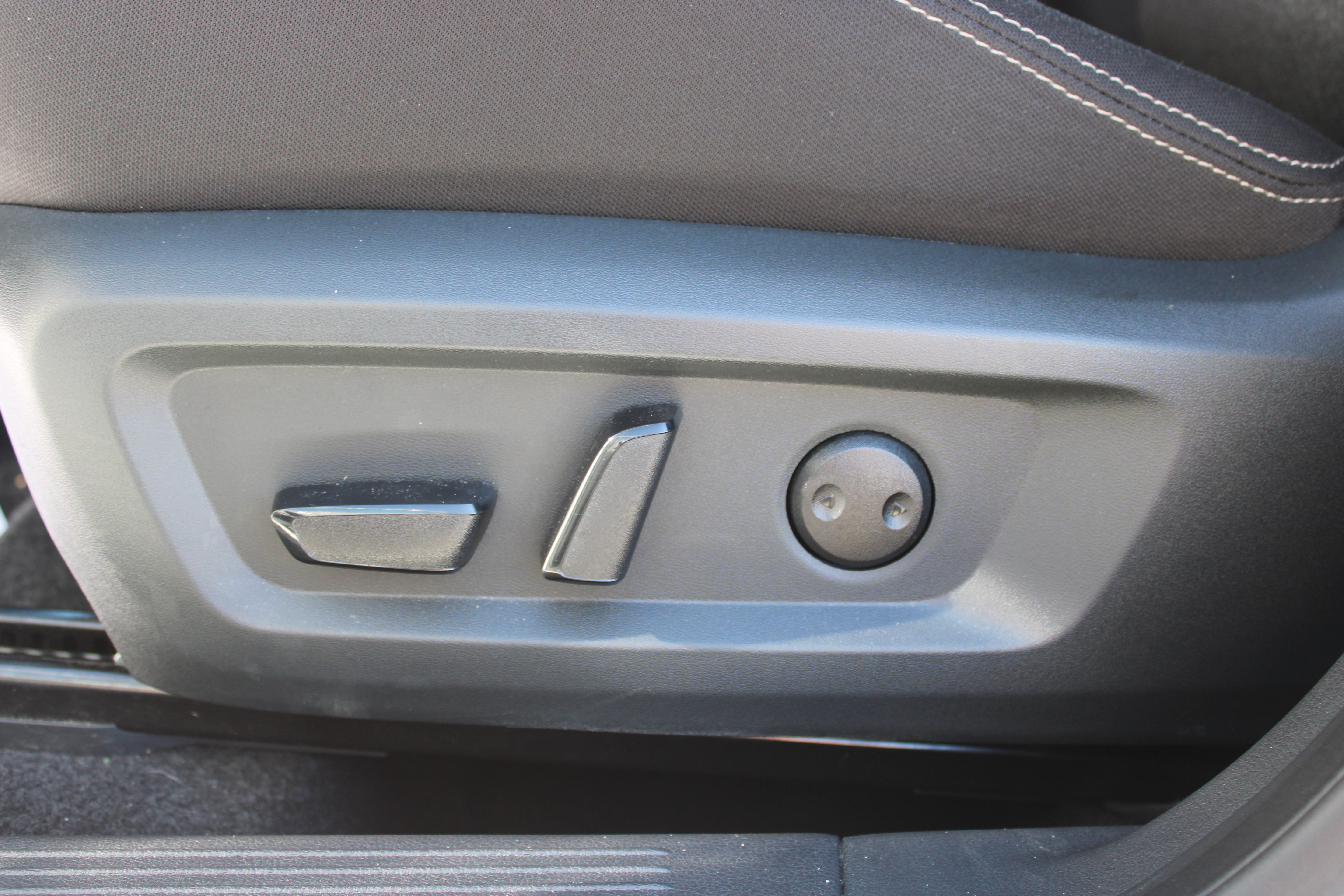 Certified 2025 Nissan Rogue SV AWD/4WD image 29