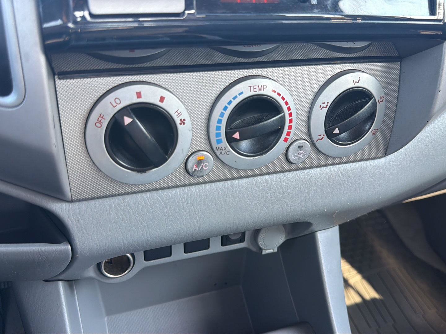 Used 2010 Toyota Tacoma PreRunner RWD image 18