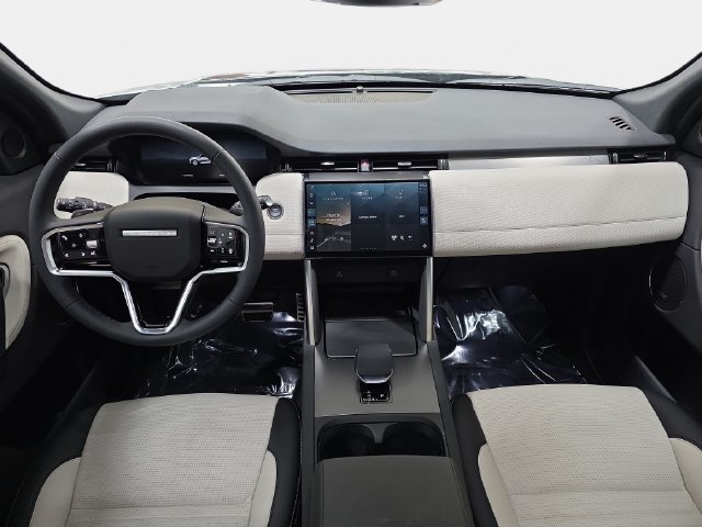 Used 2026 Land Rover Discovery Sport Landmark AWD/4WD image 10