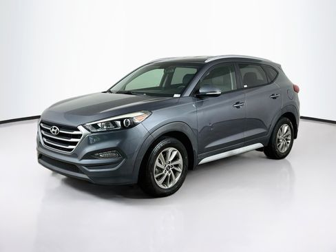 Used 2017 Hyundai Tucson SE Plus FWD image 3