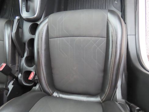 Used 2020 Chevrolet Trax LT w/ LT Convenience Package AWD/4WD image 42
