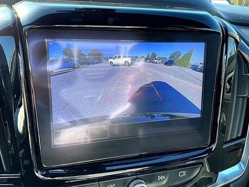 Used 2023 Chevrolet Traverse LT image 14