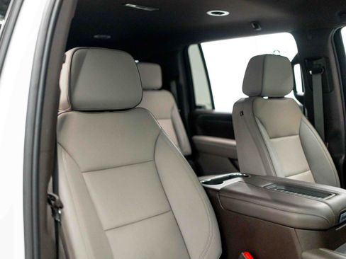 Used 2023 GMC Yukon XL SLT w/ SLT Luxury Package AWD/4WD image 72