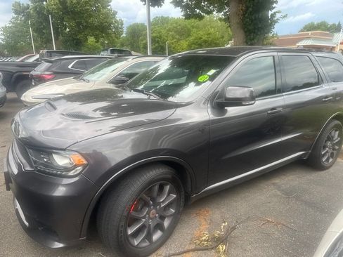 Used 2018 Dodge Durango R/T w/ Technology Group AWD/4WD image 3