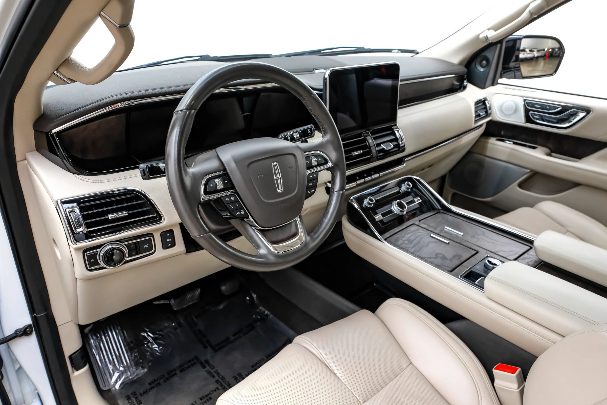 Used 2020 Lincoln Navigator Reserve w/ Luxury Package AWD/4WD image 11