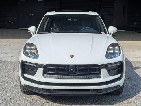 Certified 2026 Porsche Macan AWD/4WD image 6