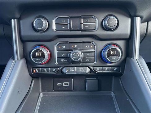 Used 2024 Chevrolet Suburban Premier w/ Premium Package image 47